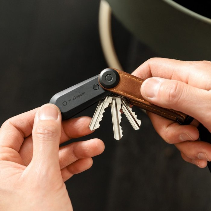 Orbitkey x Chipolo Tracker V2